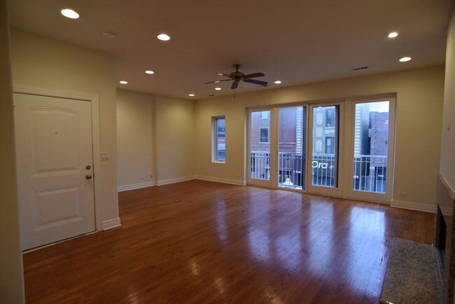 Photo - 5140 N Clark St Apartment Unit 5140-2