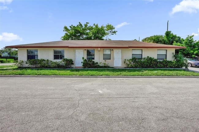 Building Photo - 1200 W 31st St Unit A Rental