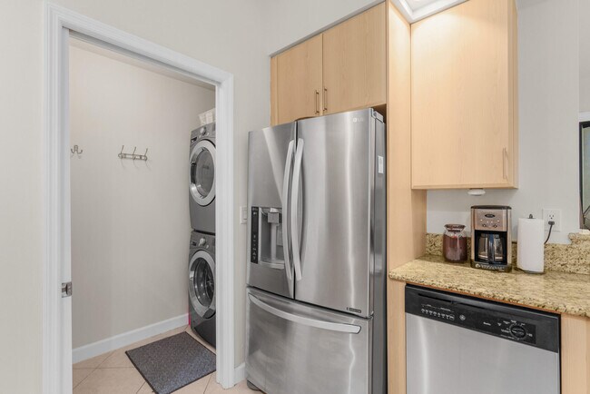 Photo - 801 S Olive Ave Unidad 1218