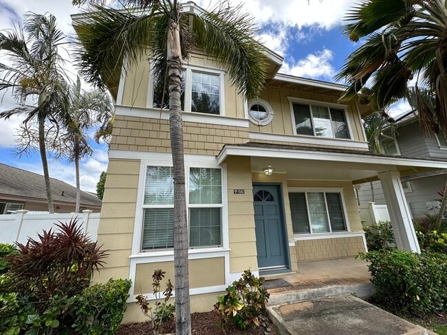 Building Photo - Beautiful & Spacious Pet-Friendly Home at ...