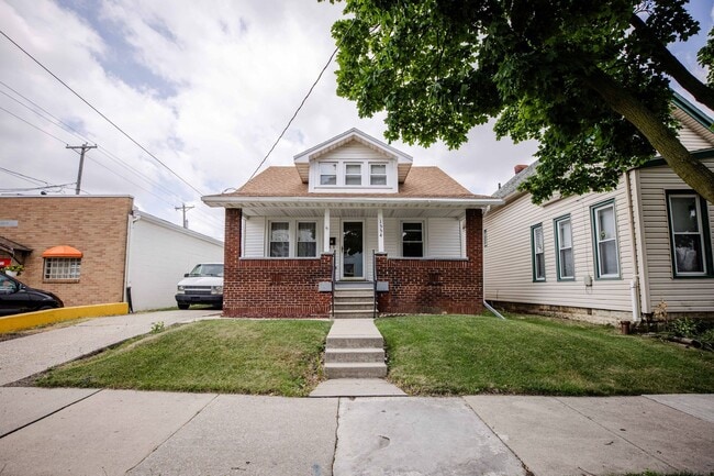 Photo - Beautiful Two Bedroom home with large upstairs bonus room. New appliances, washer and dryer, many...