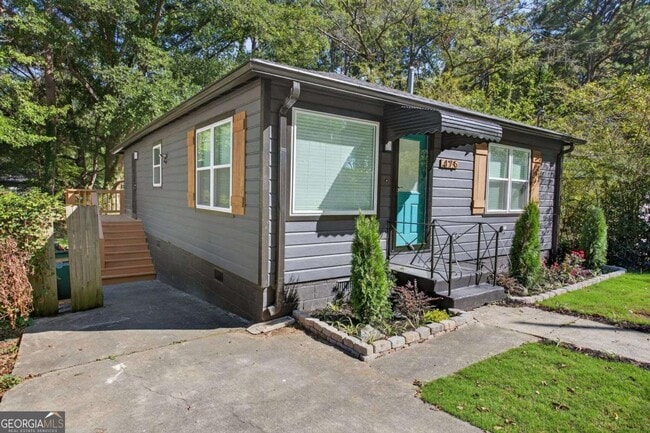 Photo - 475 Center Hill Ave NW