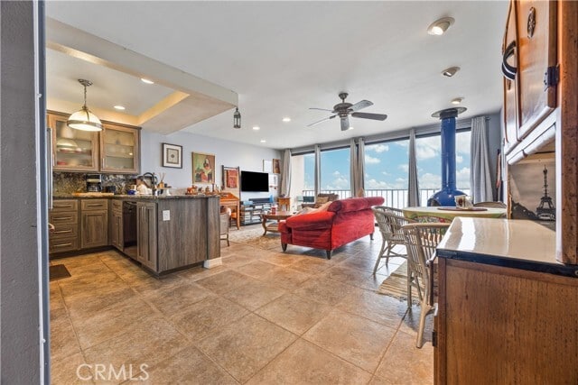 Building Photo - 721 Esplanade Unit 602