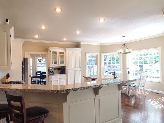 Photo - 1610 Chris Ln