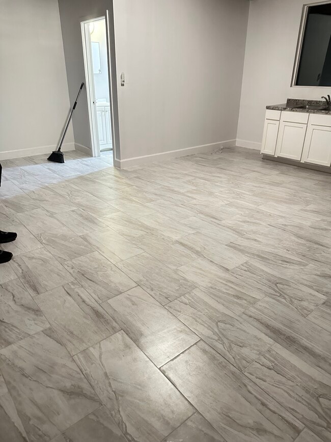 Photo - 4025 W Avenue L4