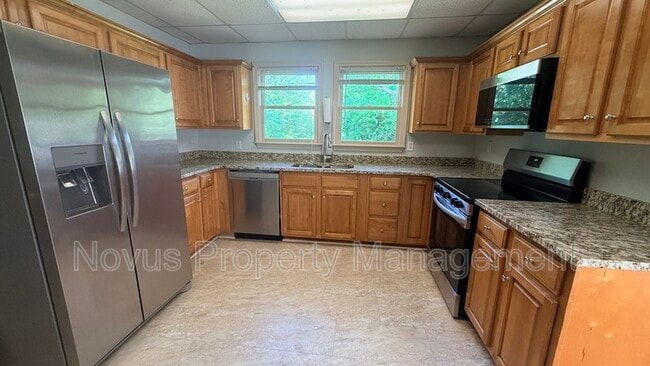 Photo - 1664 Poplar Rd