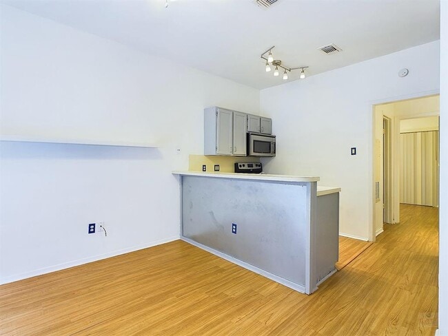 Photo - 2210 Pearl St Unit 204