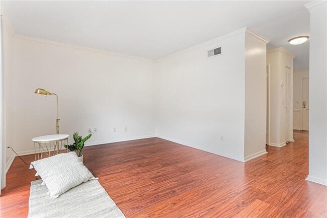 Photo - 1175 Church St Unidad K