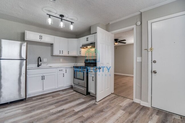 Photo - 204 Alexandria St