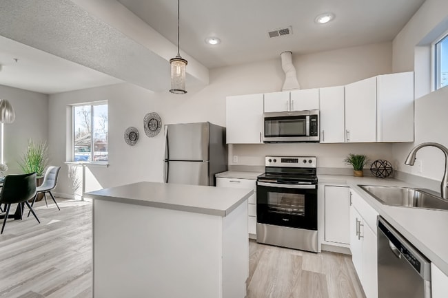 Photo - 708 Martin St