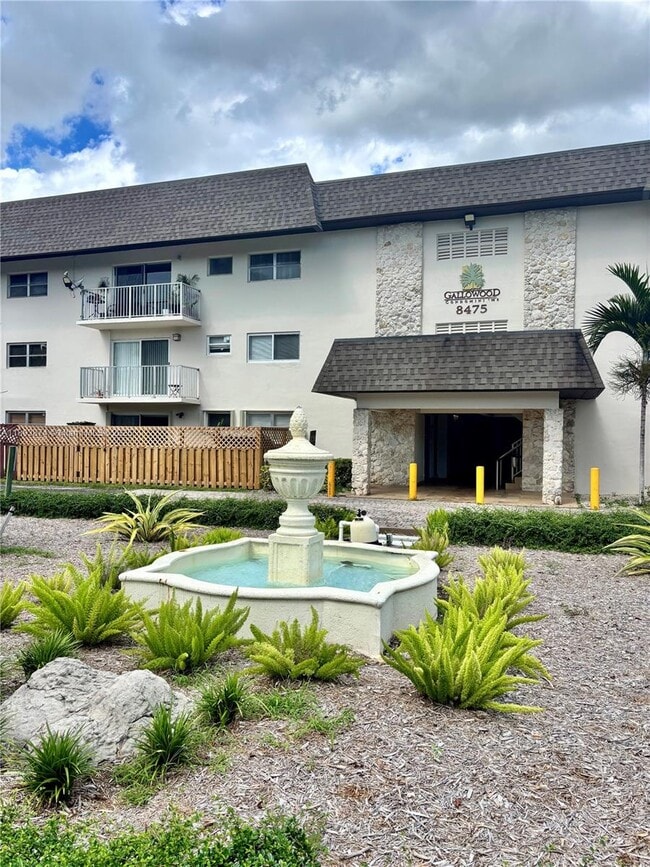 Building Photo - 8475 SW 94th St Unit 211E