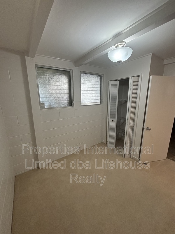 Photo - 221 Namilimili St