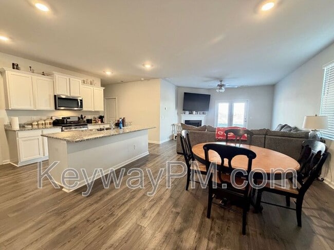 Photo - 6143 Whitewater Dr