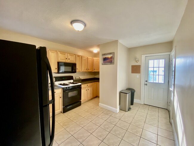 Building Photo - 89 Hillsdale Rd Unit 1
