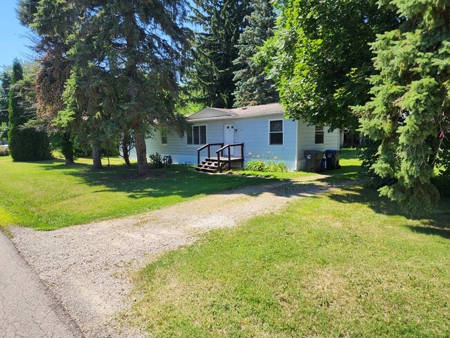 Building Photo - 5430 Edward St Rental