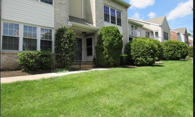 Photo - 313 Glen Ln Unit 313