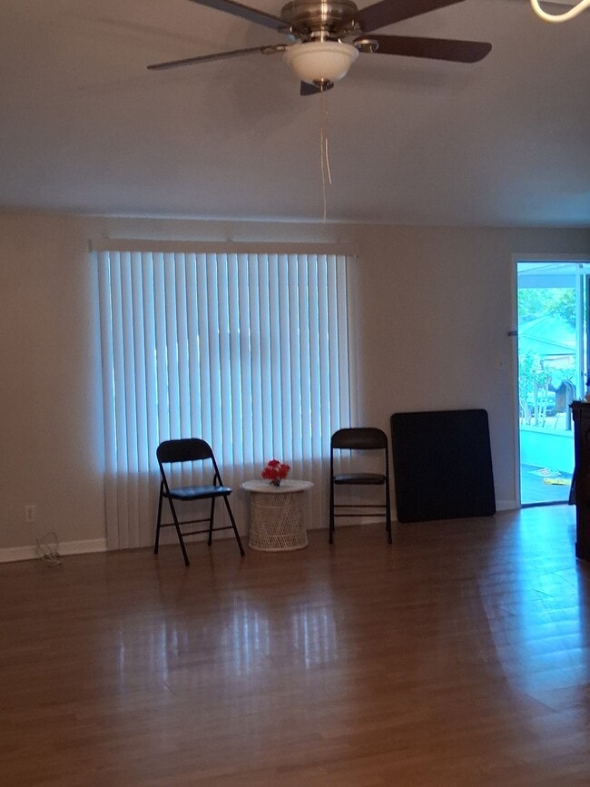Photo - 112 Laura St