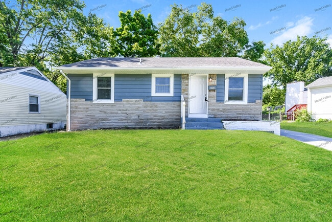 Building Photo - 448 Lancashire Rd