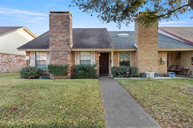 Building Photo - 2026 Towngate Dr