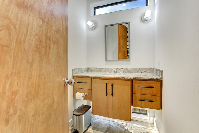 Photo - 5002 Milam St