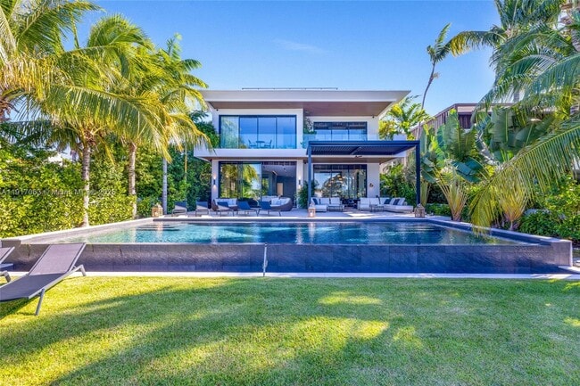 Photo - 200 W Rivo Alto Dr