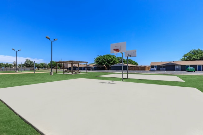 Photo - Oak Creek Apartments