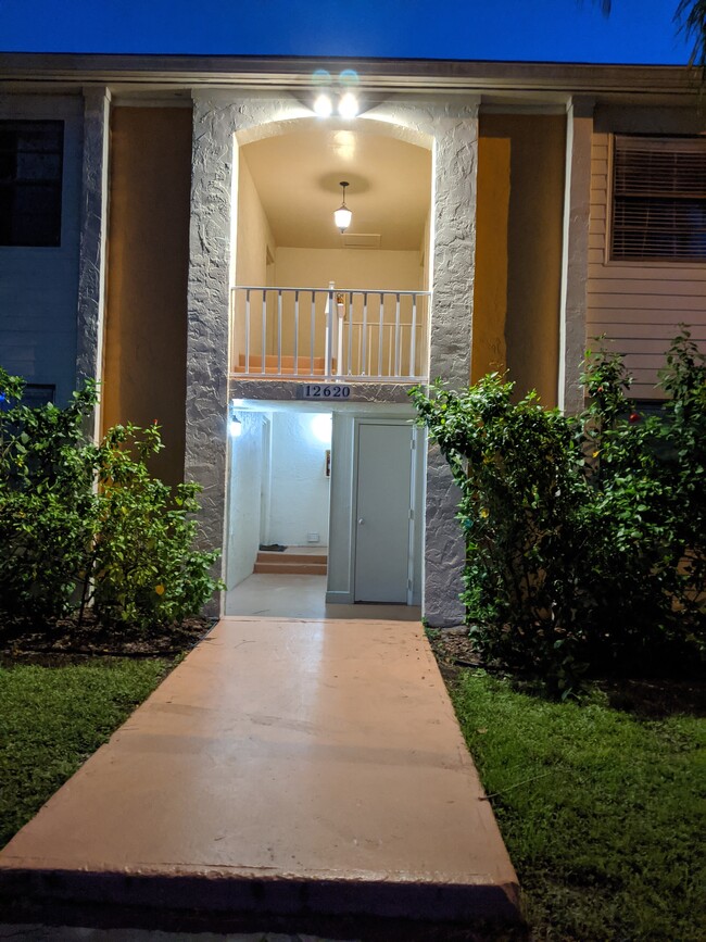 Photo - 12620 Kenwood Ln Condo Unit B