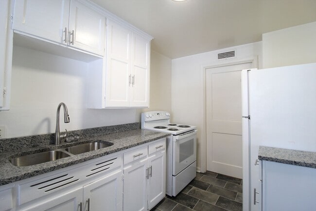 Photo - 1 Bedroom 1 Bath Duplex in Navy Hill Area in Olathe