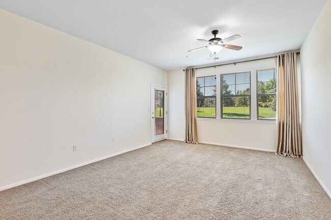 Photo - 9633 E 5th Ave Unidad 1-103 Rental