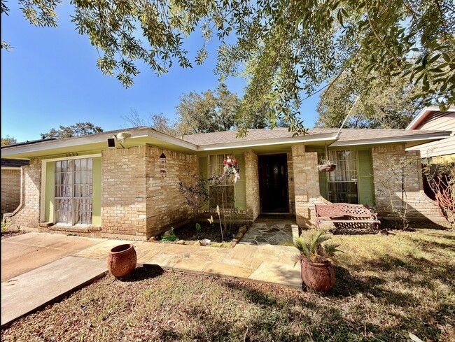 Building Photo - 6406 Tall Willow Dr