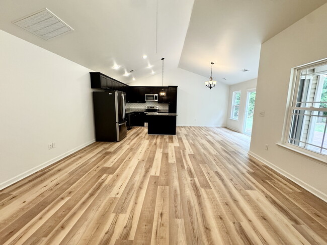 Photo - 3 Bedroom, 2 Bath w/ Immediate Availability in Walhalla