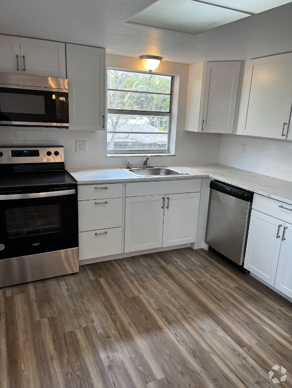 Building Photo - 1896 40th Ave Unit 8 Rental
