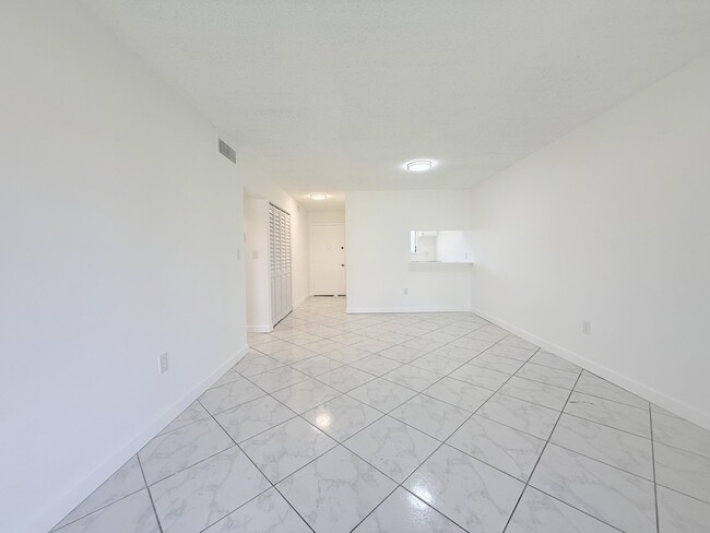 Photo - 6106 Forest Hill Blvd Unit 204