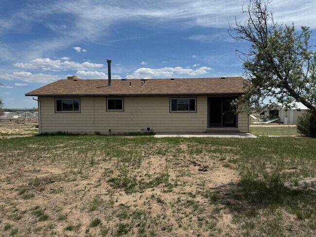 Photo - 4 Bedroom - 3 Bathroom just outside of town!