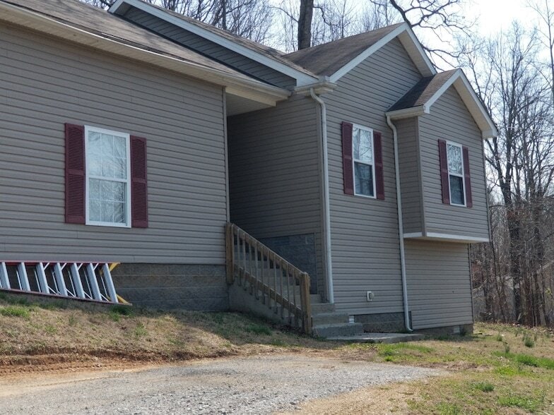 Photo - 1037 Hogan Rd House
