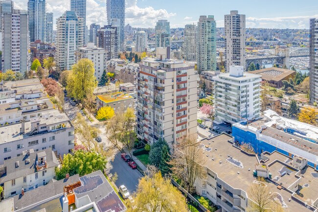 Photo - The Martinique