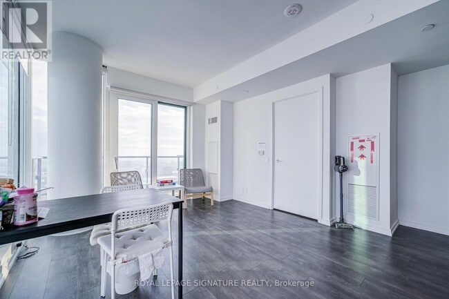 Photo - 1000 Portage Pkwy Unit 4005