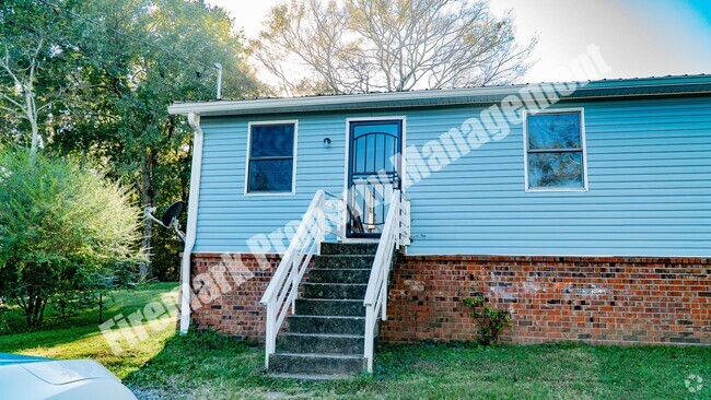 Building Photo - 2 Bdr, 1 Bath, 1 Story Duplex (Left Side) Rental