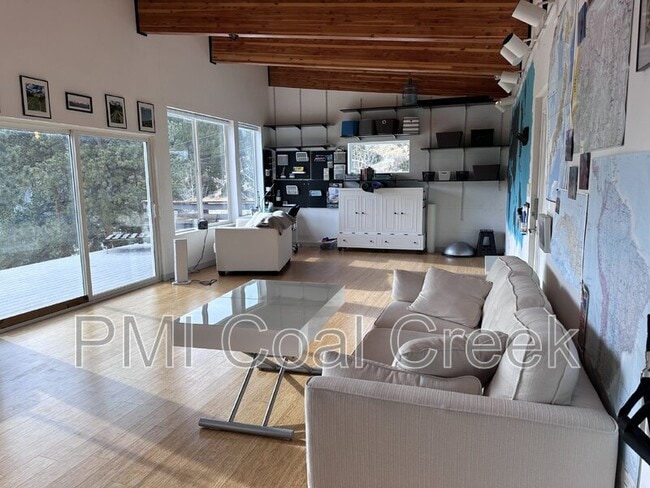 Photo - 108 Wolf Song