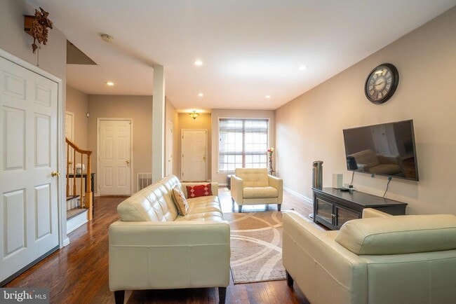Photo - 76 Tennyson Rd