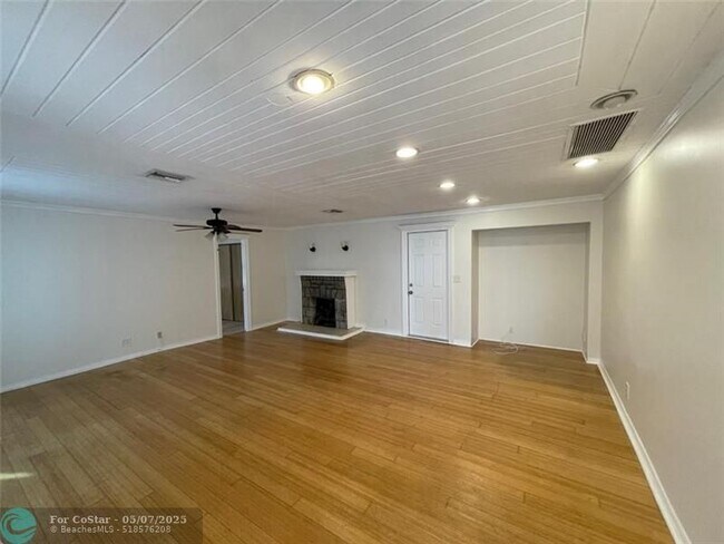 Photo - 550 SW 14th Ave