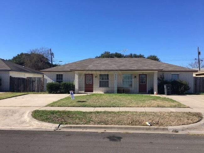 Photo - 2003 Windward Dr Townhome
