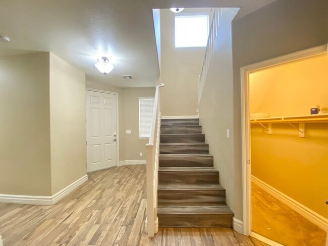 Photo - Wonderful two-story single-family house