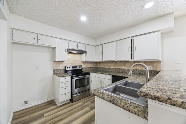 Photo - 13020 Leader St Unit 927