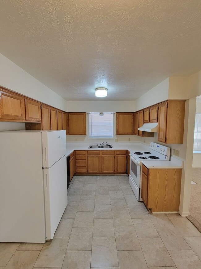 Photo - College Station - 3 Bedrooms / 2 baths four plex downstairs unit.