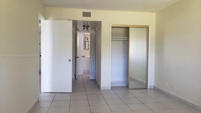 Photo - 950 Hillcrest Dr Unit #207