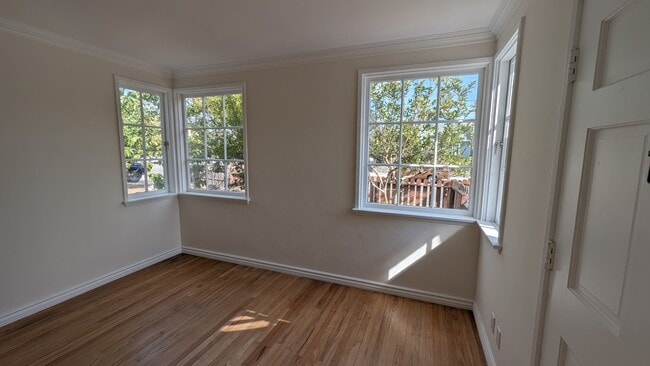 Building Photo - 312 W Olive St Rental