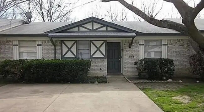 Photo - 1018 Pleasant Valley Ln Townhome