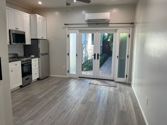 Building Photo - 247 Mira Mar Ave Unit Studio