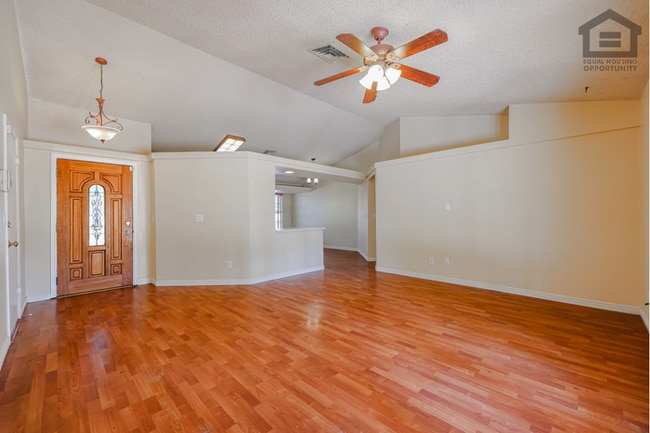 Photo - 3Bed/2Bath House at 59th Ave/Union Hills! Move-In Ready on 07/30/2026!
